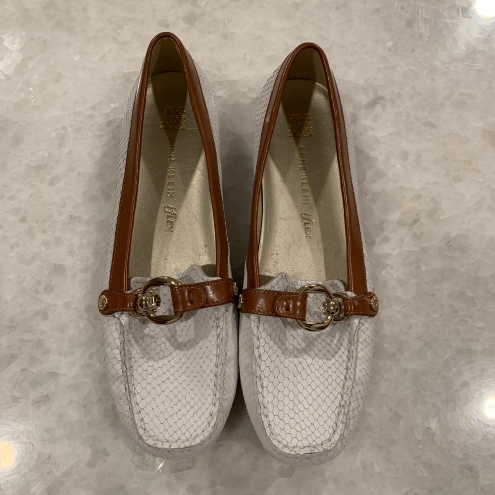 White patterned Anne Klein Flats with Brown Trim